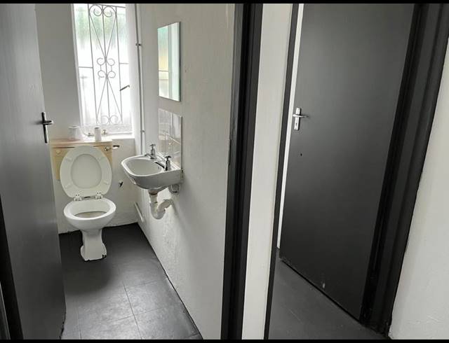 INDUSTRIAL PROPERTY TO RENT IN WOODSTOCK